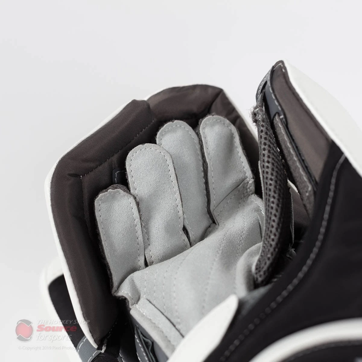 Warrior Ritual G4 Intermediate Goalie Blocker 3 Warrior Ritual G4 Intermediate Goalie Blocker - Image 3