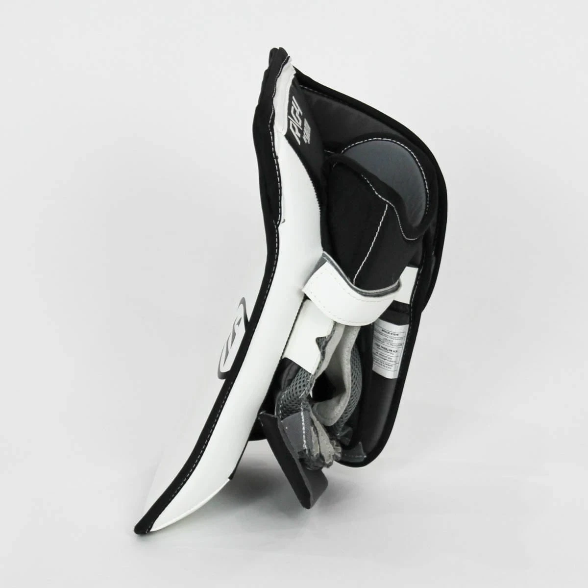 Warrior Ritual G4 Youth Goalie Blocker 2 Warrior Ritual G4 Youth Goalie Blocker - Image 2