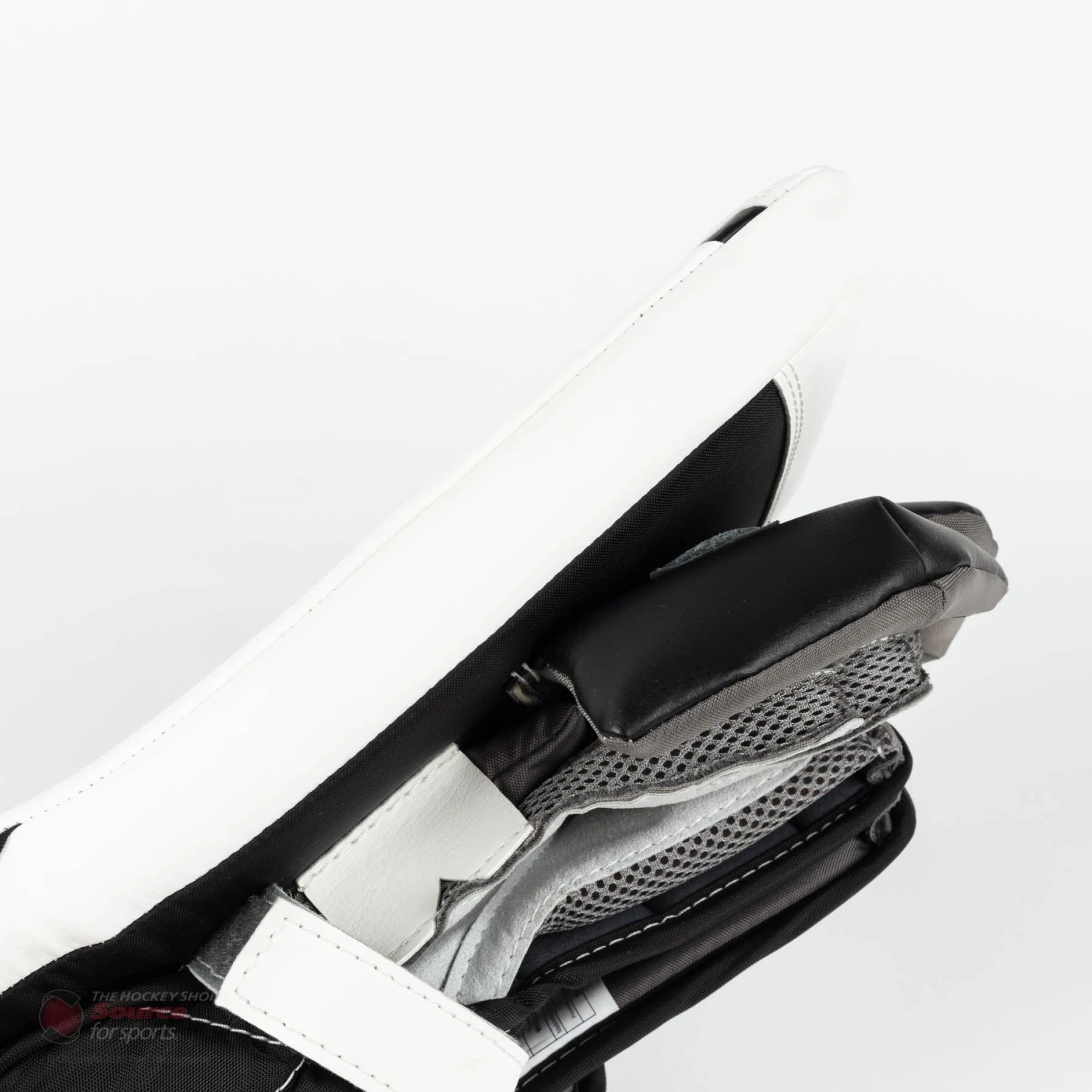 Warrior Ritual G5 Junior Goalie Blocker 6 Warrior Ritual G5 Junior Goalie Blocker - Image 6