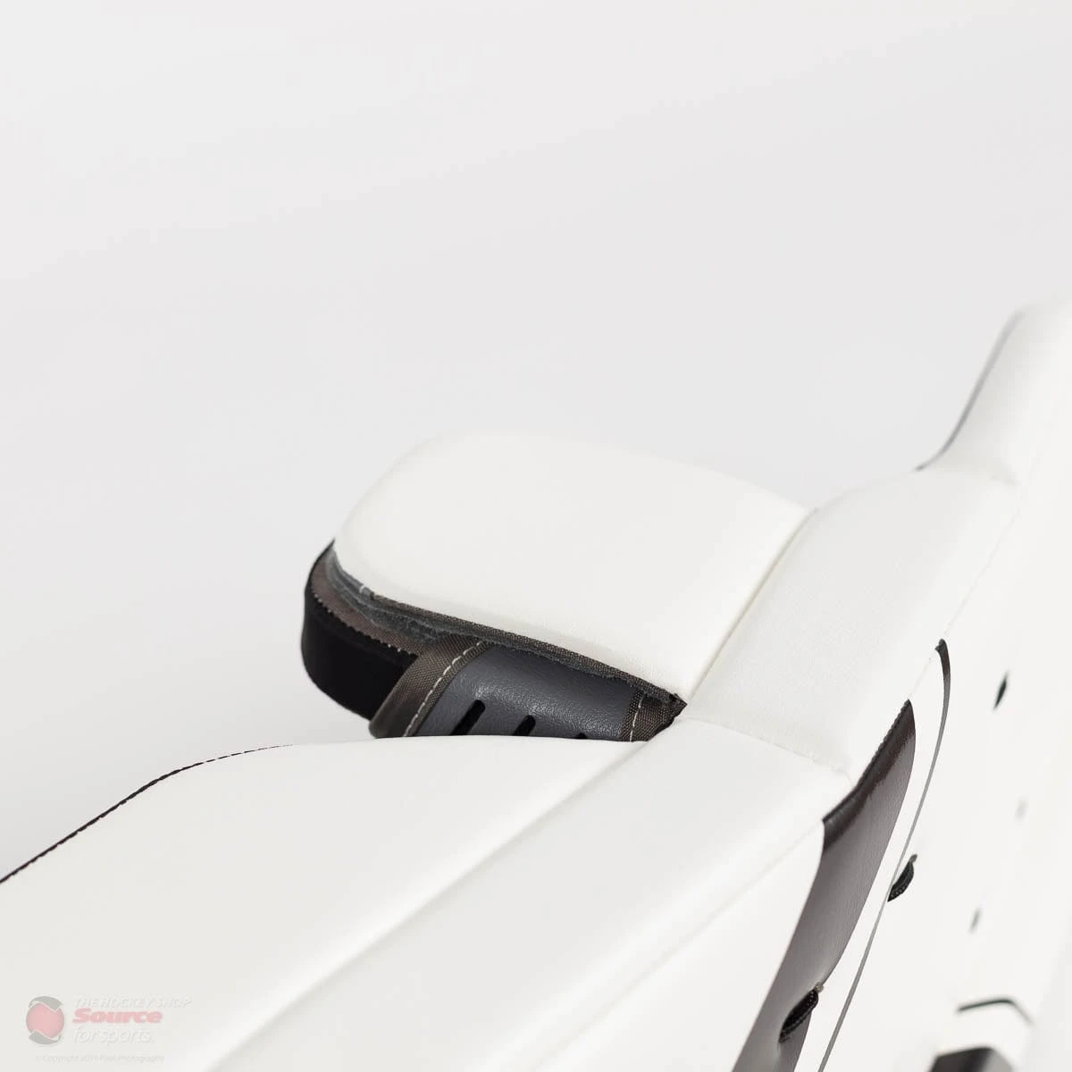 Warrior Ritual G4 Youth Goalie Leg Pads 5 Warrior Ritual G4 Youth Goalie Leg Pads - Image 5