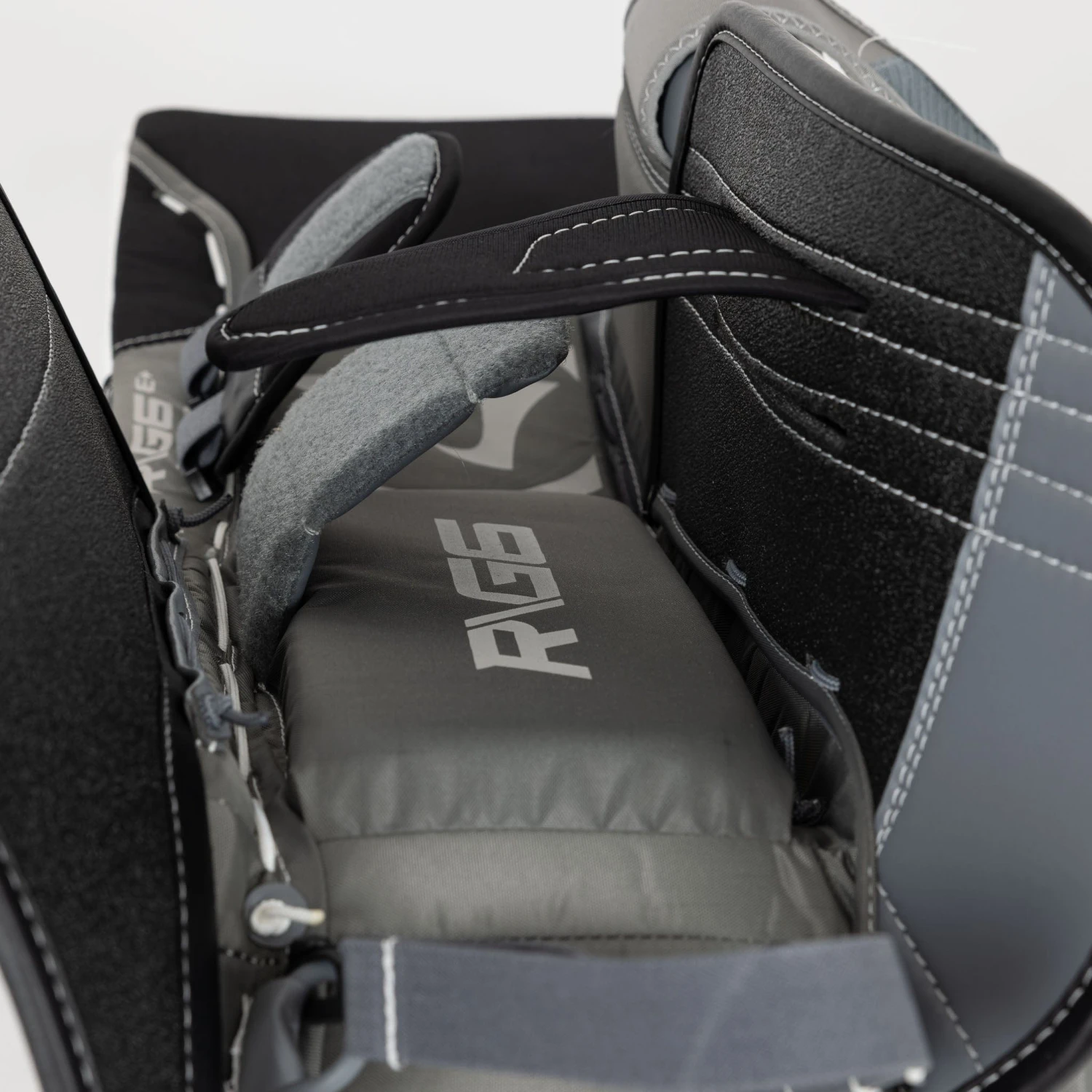 Warrior Ritual G6 E+ Junior Goalie Leg Pads 13 Warrior Ritual G6 E+ Junior Goalie Leg Pads - Image 13