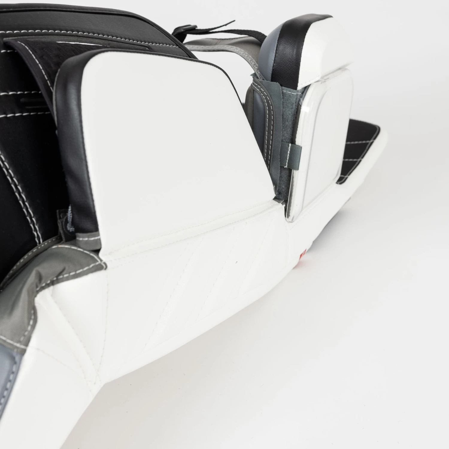 Warrior Ritual G6 E+ Senior Goalie Leg Pads 11 Warrior Ritual G6 E+ Senior Goalie Leg Pads - Image 11