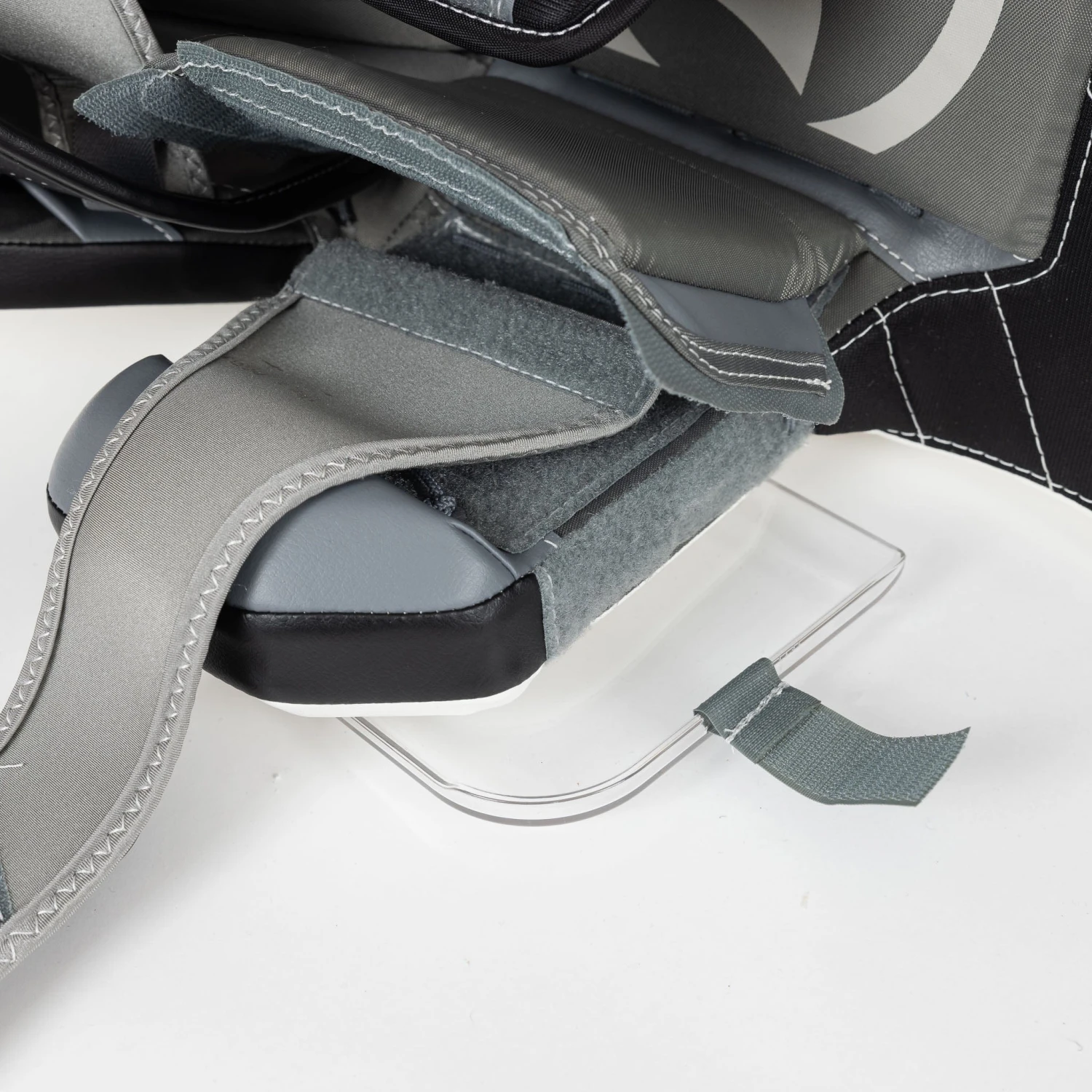 Warrior Ritual G6 E+ Senior Goalie Leg Pads 10 Warrior Ritual G6 E+ Senior Goalie Leg Pads - Image 10