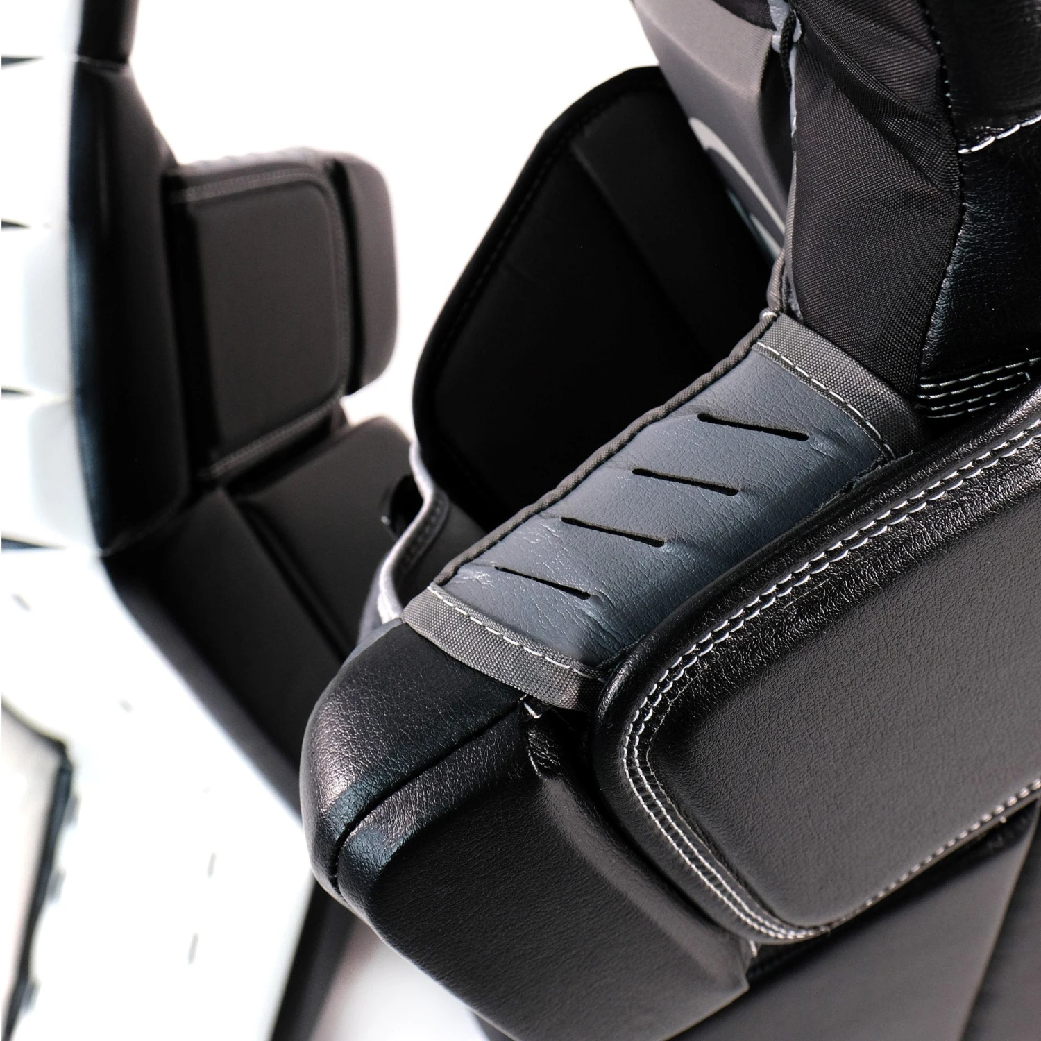 Warrior Ritual GT2 Classic Senior Goalie Leg Pads 8 Warrior Ritual GT2 Classic Senior Goalie Leg Pads - Image 8